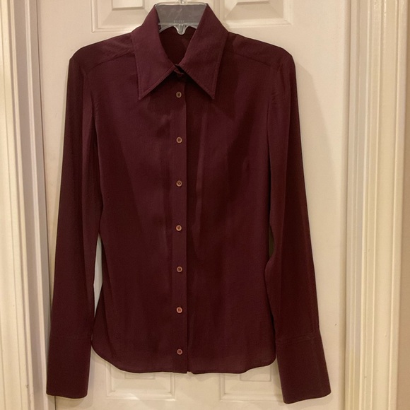 Gucci Long Sleeve Button Front, Fold Down Collar, Maroon Blouse, Size 44 / Small - Picture 6 of 14